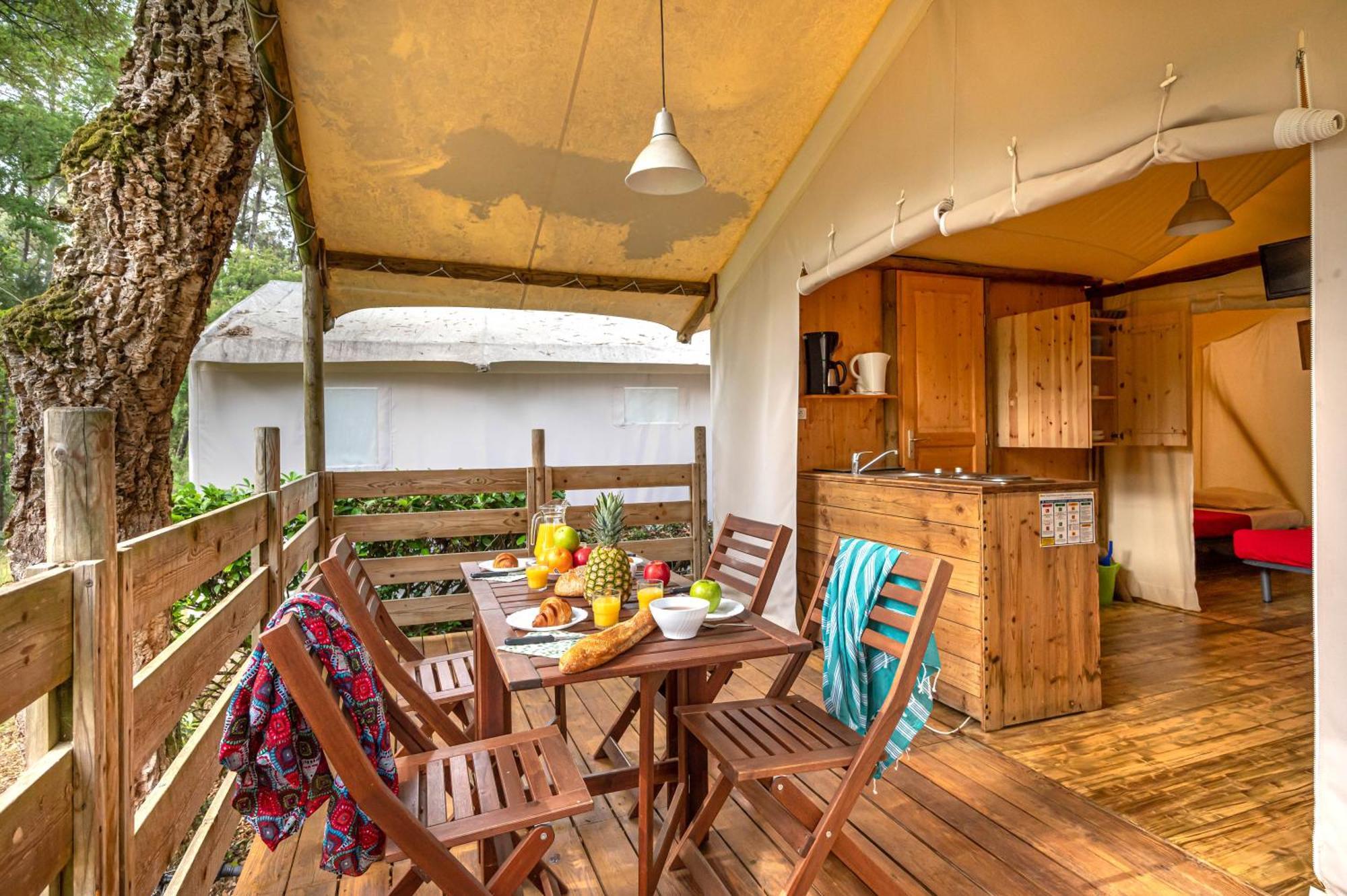 Camping-Village Vacances Les Deux Etangs 塞尼奥斯 外观 照片